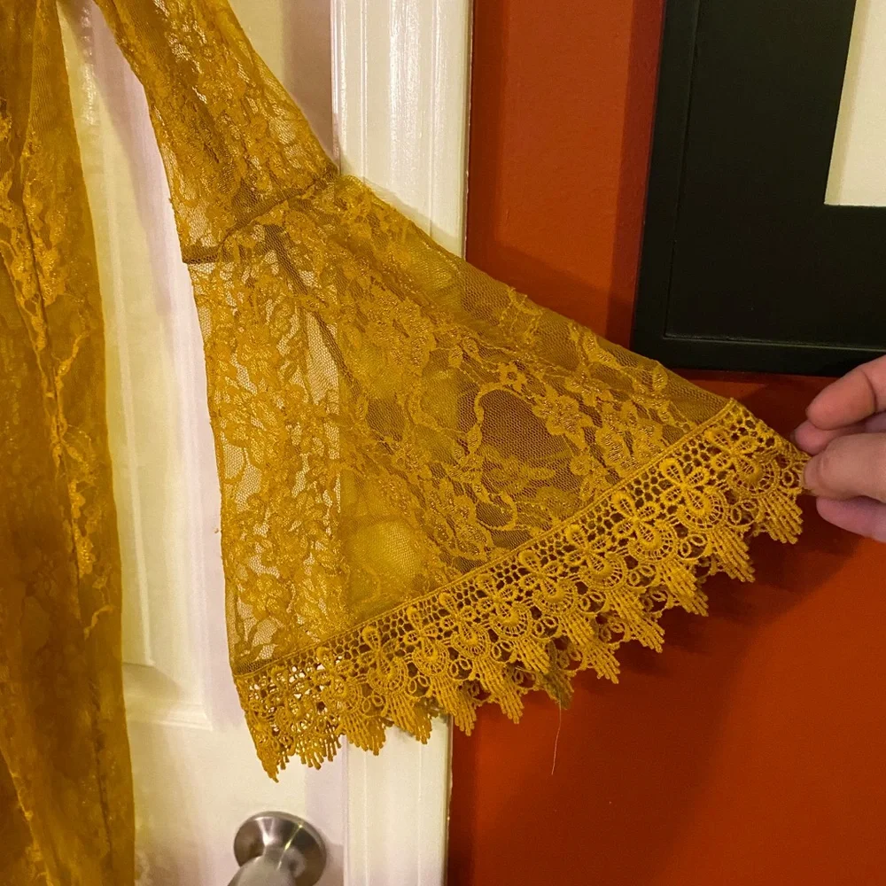 Gold Lace Cardigan - Picture 3 of 4
